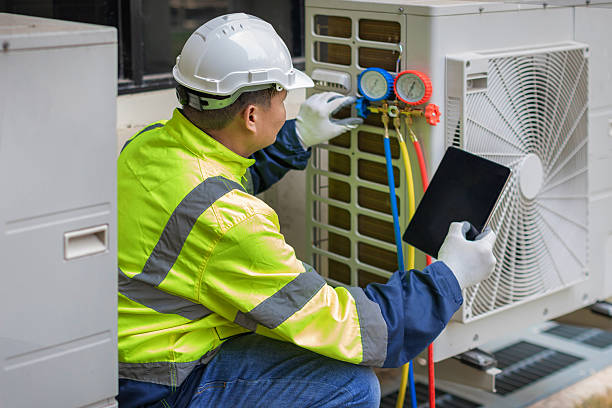Professional Ac Installation technician working in Hamburg, PA
